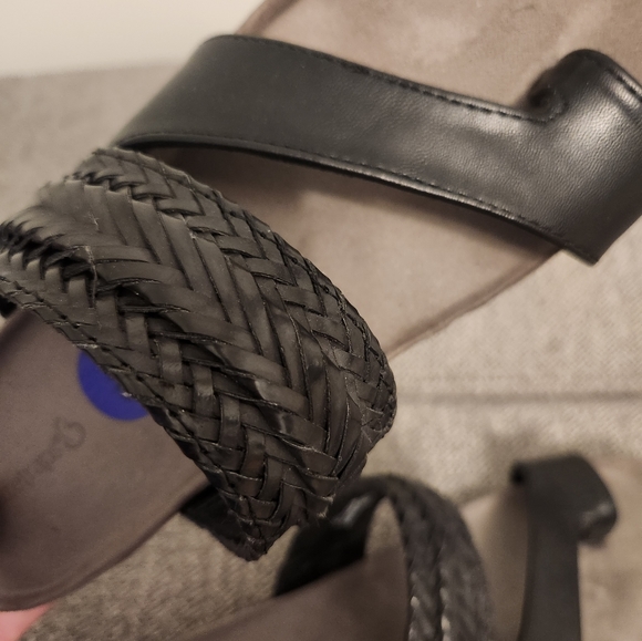 Baretraps Sandals - Picture 3 of 6